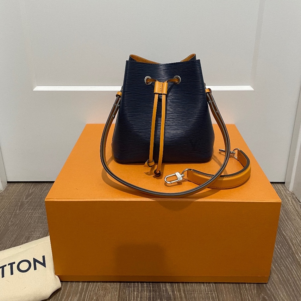 Authentic Luis Vuitton Epi Neonoe BB Indigo Safran